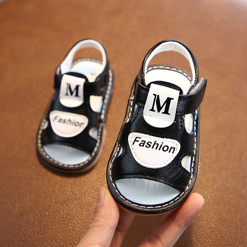 Dép sandal tập đi chống trượt♥️Freeship♥️chữ M Fashion cho bé trai và bé gái đế êm có tiếng kêu