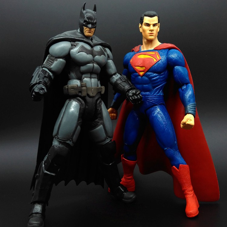 Mô hình Batman VS Superman: Batman Armor/ Superman/Batman