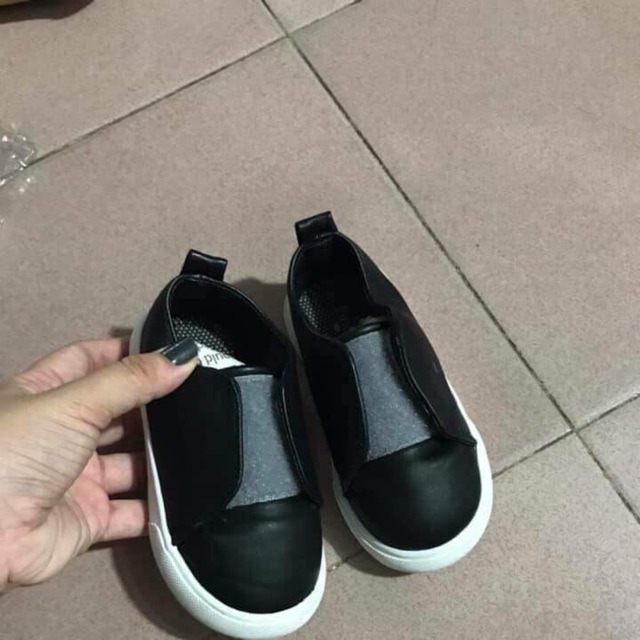 Giày trẻ em