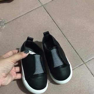 Giày trẻ em