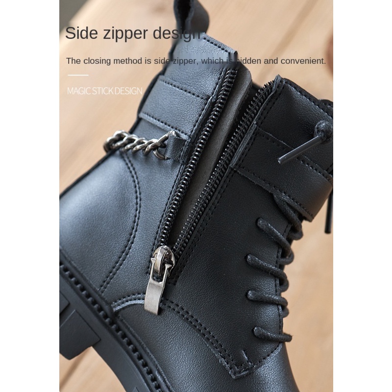 Giày bốt da đế mềm phối chuỗi xích kim loại kiểu Anh thời trang thu đông cho bé