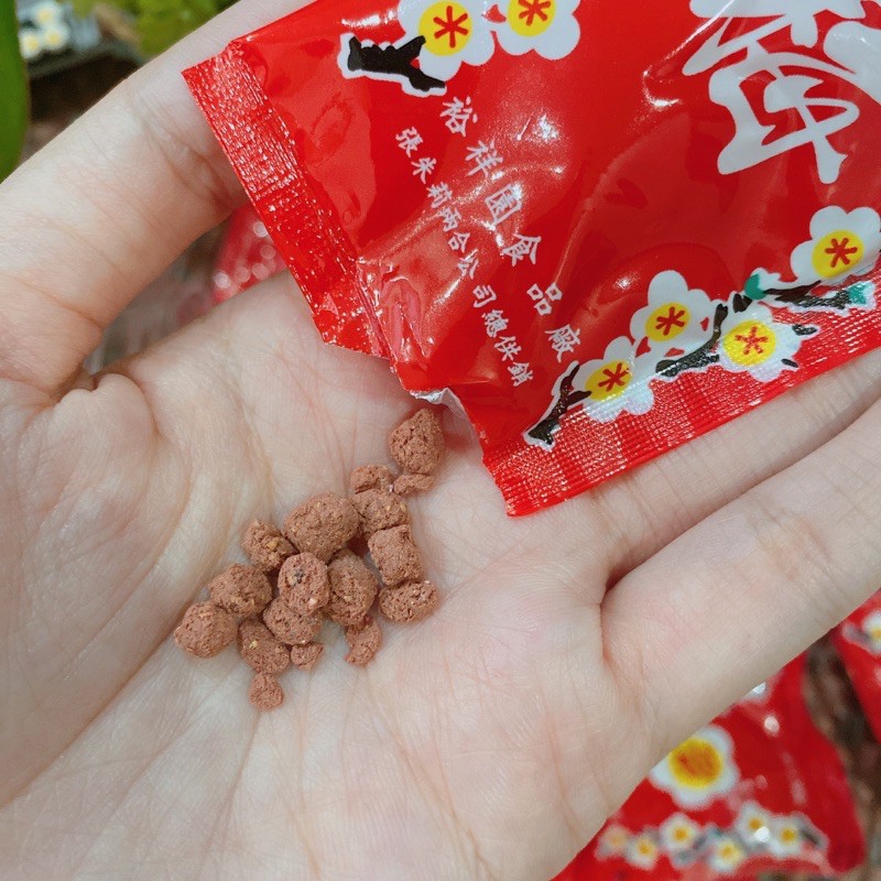 Xí muội ô mai tuổi thơ hoa đào Thái