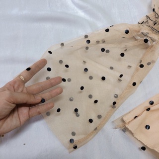 Áo lưới chấm bi tay loe