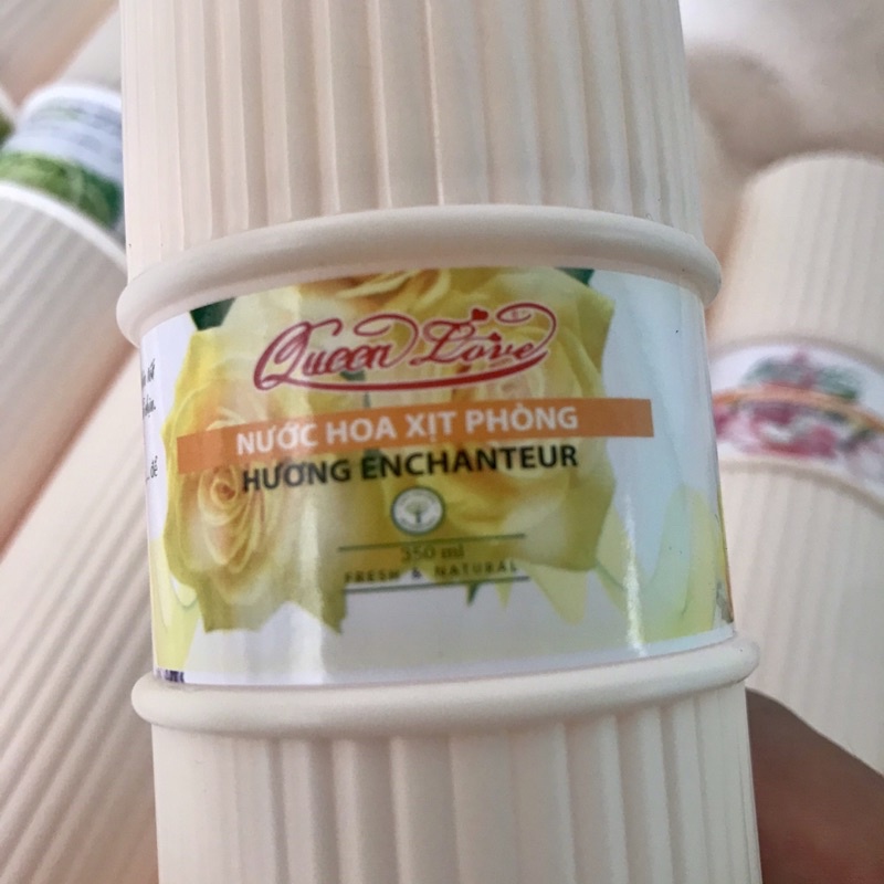 Xịt Phòng 350ml 4 Mùi Siêu Thơm