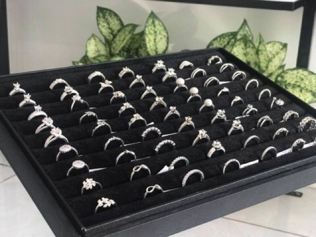 Khay đựng nhẩn bọc nhung