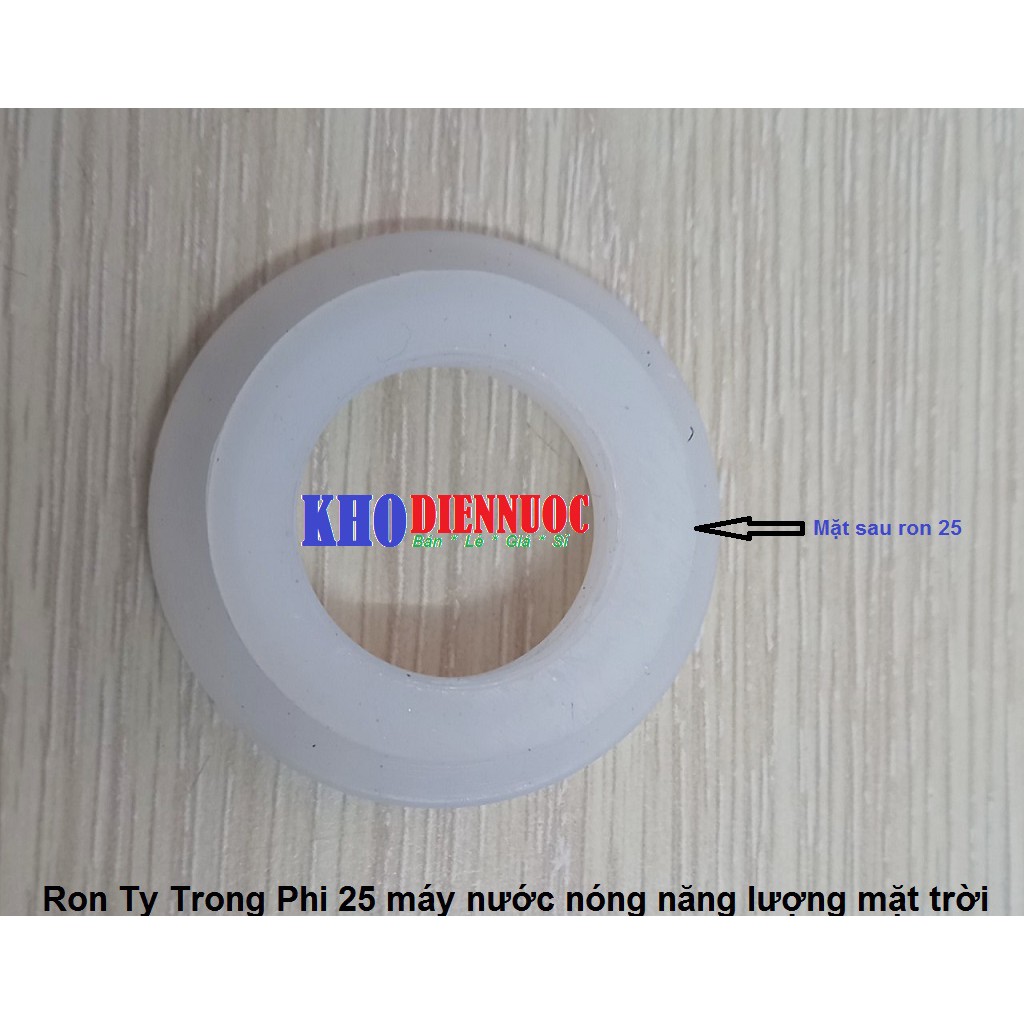 Ron ty trong phi 25 máy nước nóng năng lượng mặt trời