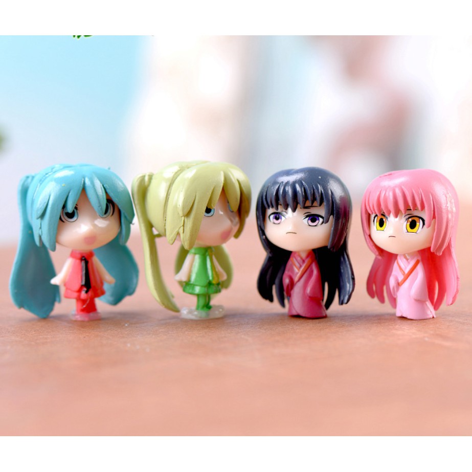 Combo 04 mô hình Hatsune Miko với các trang phục và màu tóc khác nhau trang trí tiểu cảnh