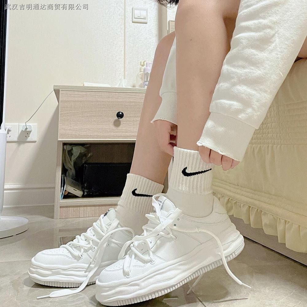 Giày Thể Thao Trắng Đế Dày Phong Cách Truyền Thống Đức