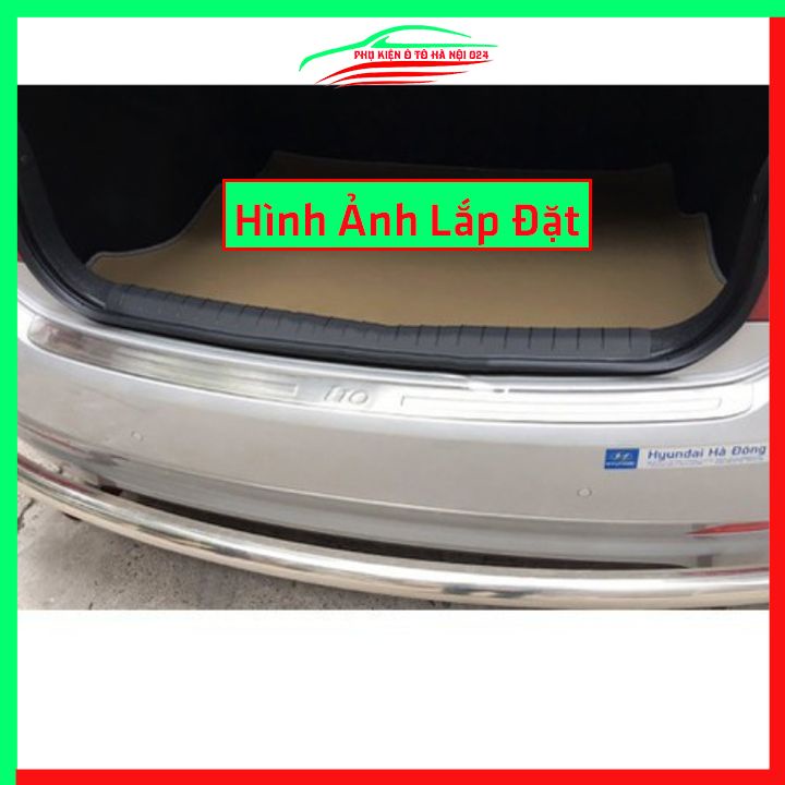 Ốp chống trầy cốp Hyundai Grand I10 2014-2021 Hatchback inox sáng bóng