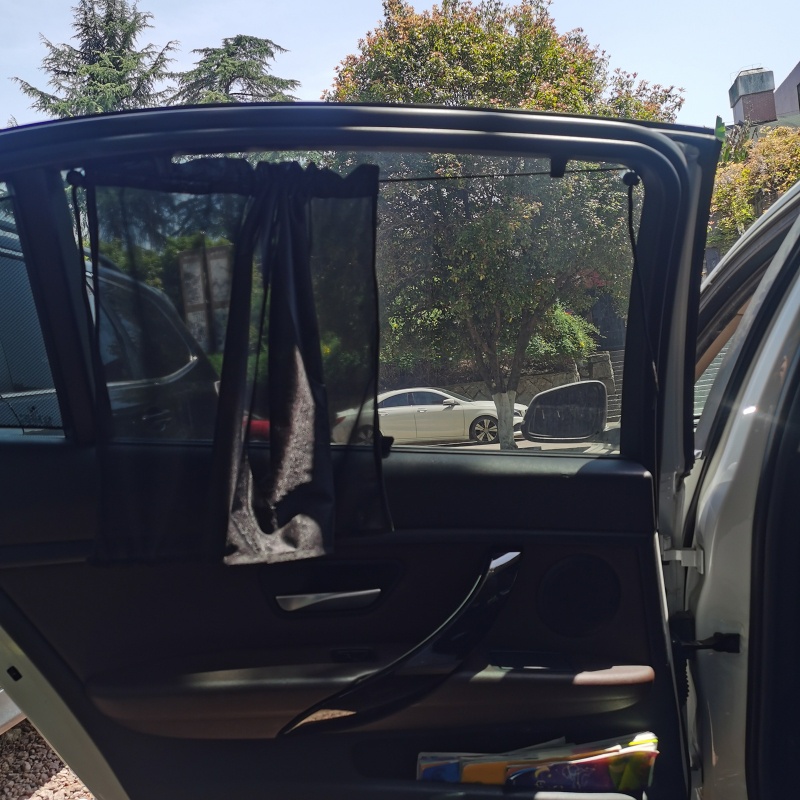 Rèm Che Nắng Chống Tia UV Có Thể Thu Gọn Cho Xe Hơi