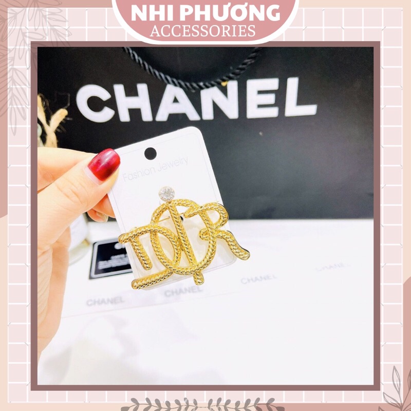 Tag cài áo chanel, tag cài áo các hãng mẫu mới năm 2021