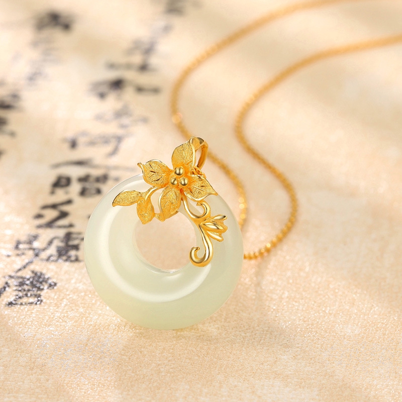 New Jade Necklace in Flower Shape