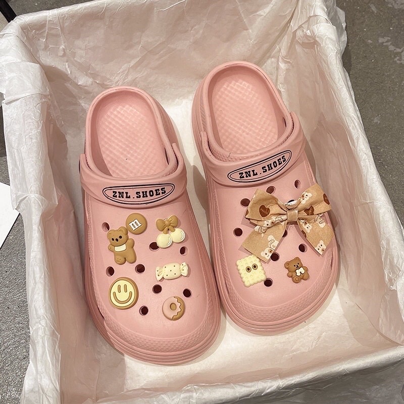 Dép sục nữ đế cao ulzzang có sẵn siêu nhẹ êm kèm sticker - Dép bánh mì cross độn đế cute full size 35-40