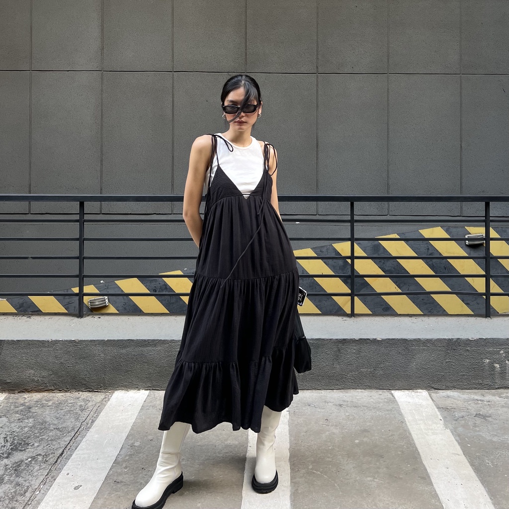HASMILED - "have a MADAMN day" Đầm 2 dây cổ V dáng maxi phồng 3 tầng