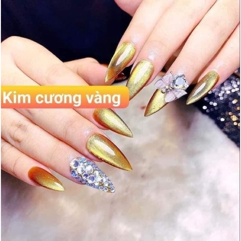 Sơn móng họa tiết mắt mèo kim cương