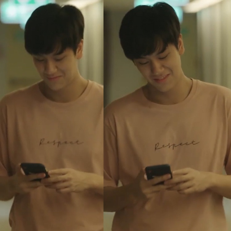 Áo phông cheap moment với Nanon trong phim Bad Buddy