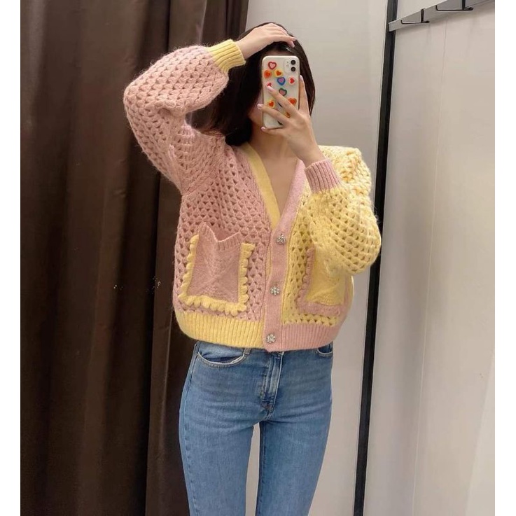 Áo khoác len nữ lửng lổ thưa mát phối màu như hình.