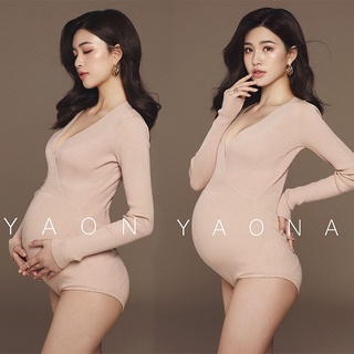 Jumpsuit dệt kim dáng ôm gợi cảm làm đạo cụ chụp ảnh nghệ thuật cho mẹ bầu