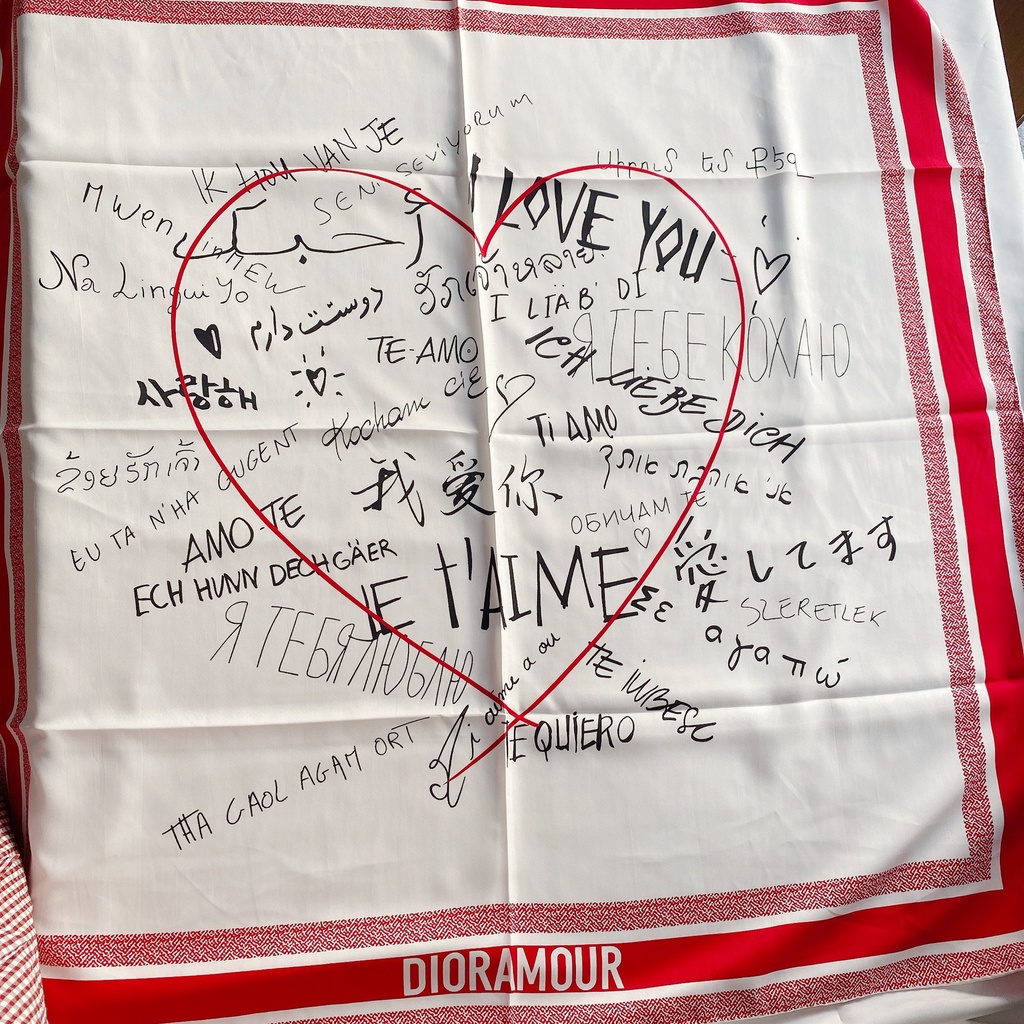 Khăn Vuông 90x90 cm Bằng Lụa In Chữ 38 Ngôn Ngữ