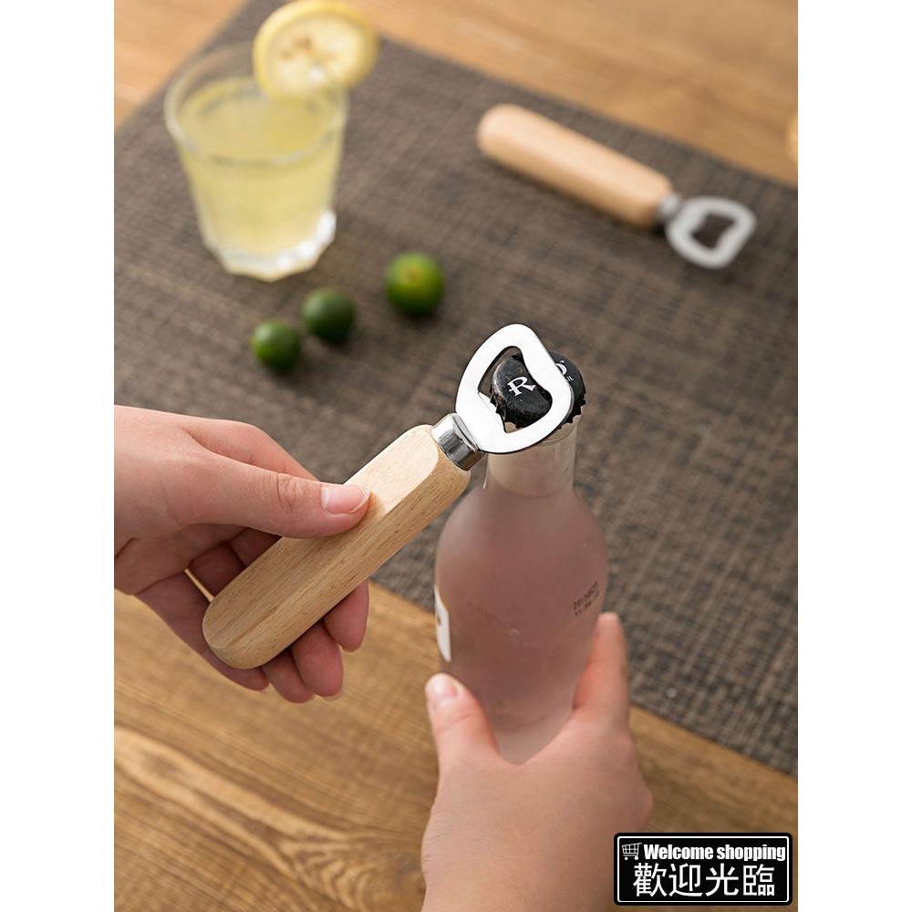 dụng cụ mở nắp chai bằng gỗ
