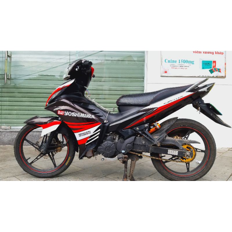 TEM TRÙM EX135 ĐEN ĐỎ TRẮNG YOSHIMURA