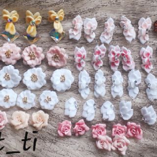 hoa bột ôm đá vuông- có đủ màu