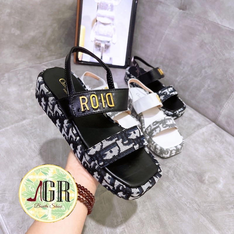 Sandal xuồng 2 quai chữ D vải chữ cao 4 cm