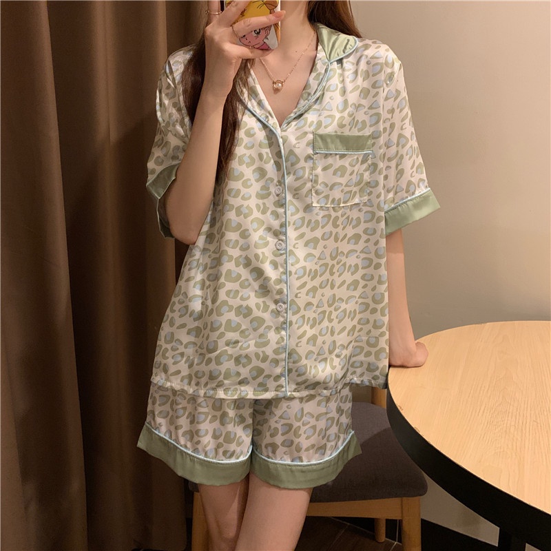 Bộ Đồ Ngủ Tay Ngắn Bằng Lụa Satin In Họa Tiết Da Báo Thời Trang Hàn Quốc Cho Nữ