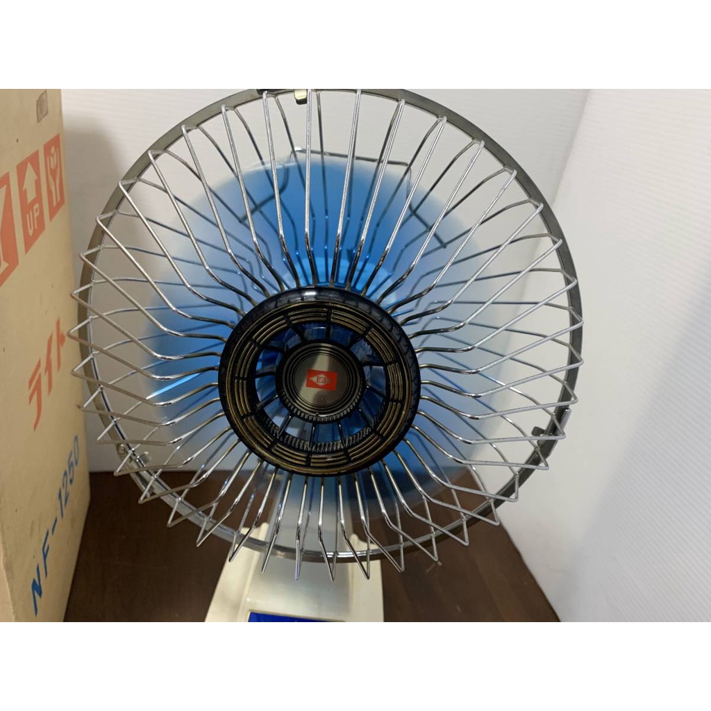 Quạt nội địa Nhật Nichiei NF 1250 đẹp còn thùng giá 1,8tr