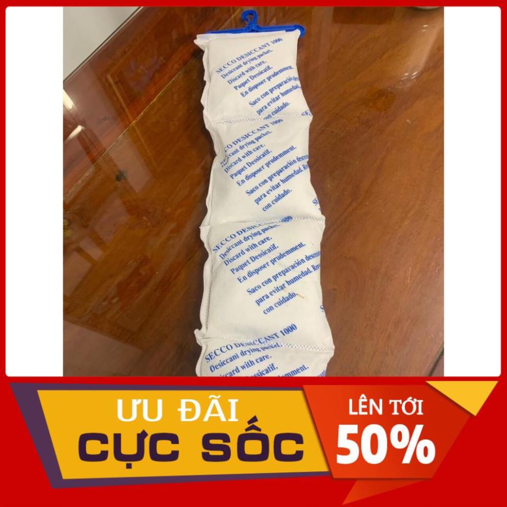 [MUA NHANH KẺO HẾT] Gói hút ẩm treo container, tủ quần áo, nhà kho Silica gel có móc loại 1000gram (4 túi)