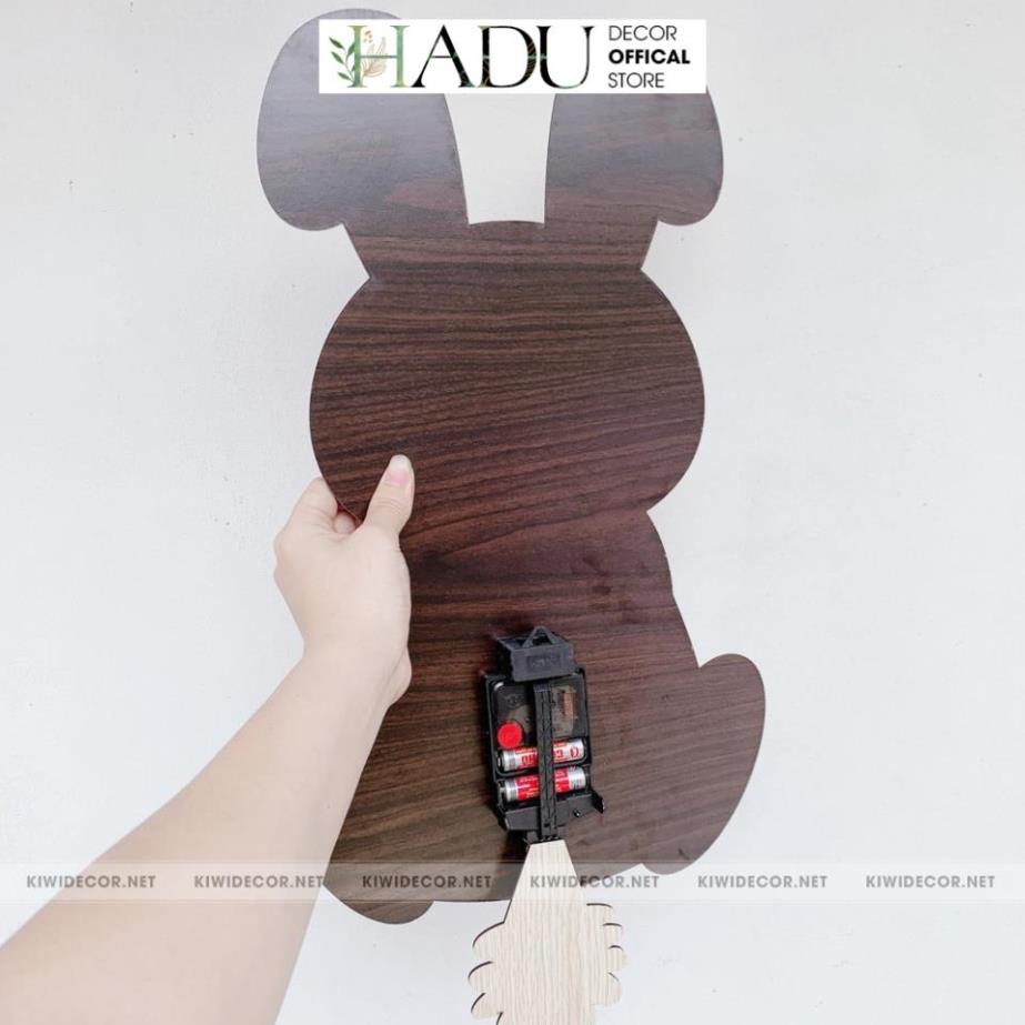 Đồng Hồ Treo Tường Thỏ Con Dễ Thương Trang Trí Phòng Trẻ Con, Decor Bằng Gỗ Vintage - HaduDecor