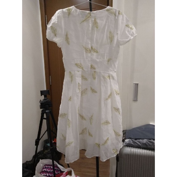 Đầm midi voan organza xoè tay bồng Banana Republic VNXK đầm công chúa xuất khẩu dư xịn dáng A phối nút vải màu trắng