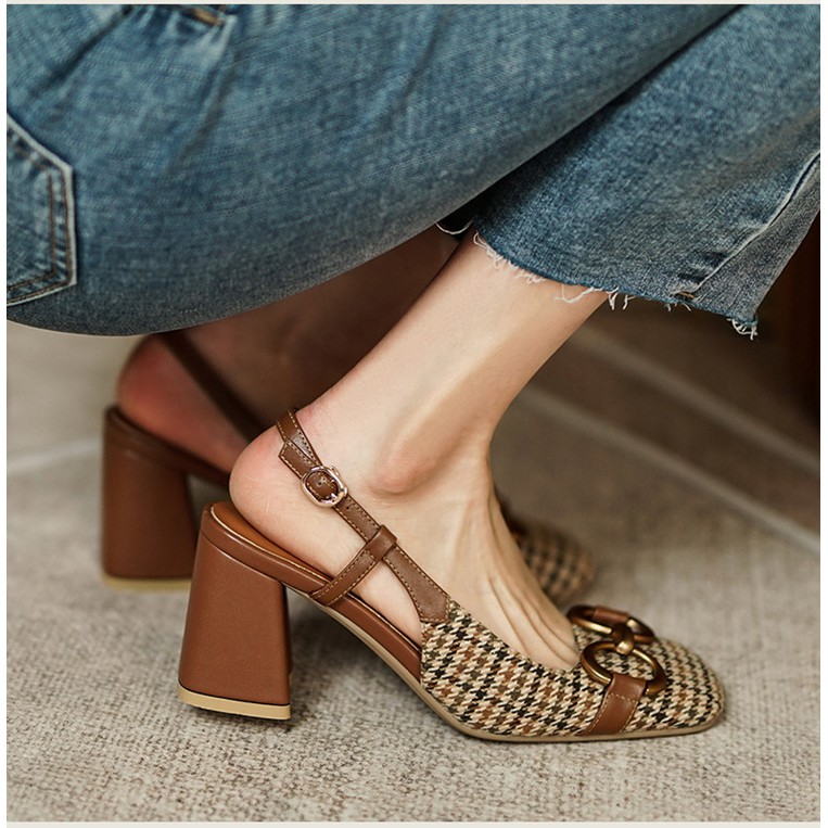 Sandal kẻ phong cách Retro vintage 2021