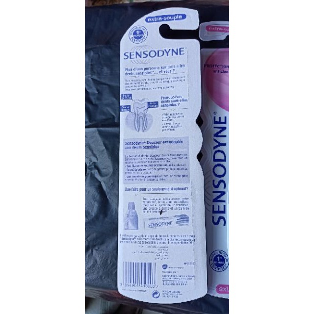 (Thanh lý giá sỉ tại kho) Bàn chải đánh răng SENSODYNE extra- souple pháp