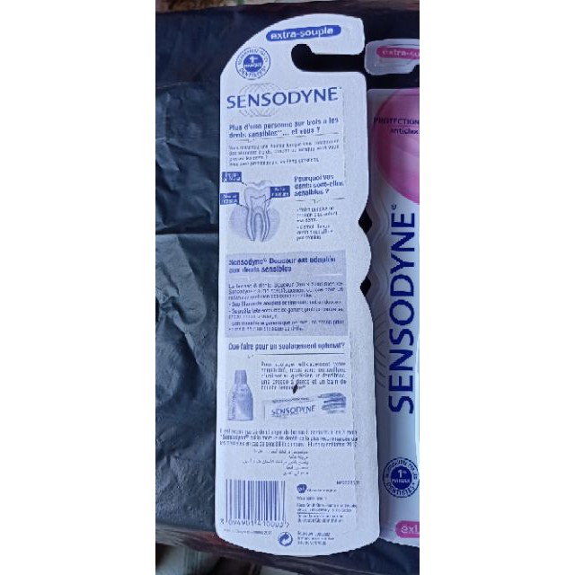 (Thanh lý giá sỉ tại kho) Bàn chải đánh răng  SENSODYNE  extra- souple pháp