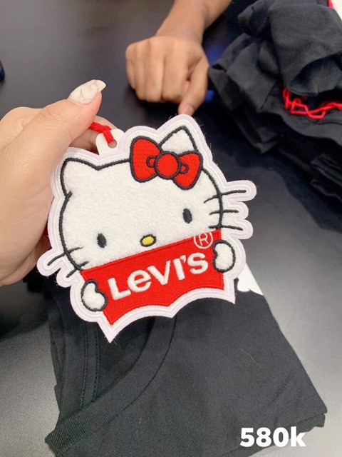 Áo Levis Hello Kitty chính hãng