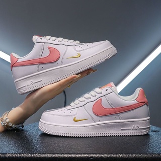 Giày thể thao nữ AF1 trắng móc hồng cổ thấp, Giày sneaker nữ AF1 trắng vệt màu hồng đầy đủ bill box và phụ kiện