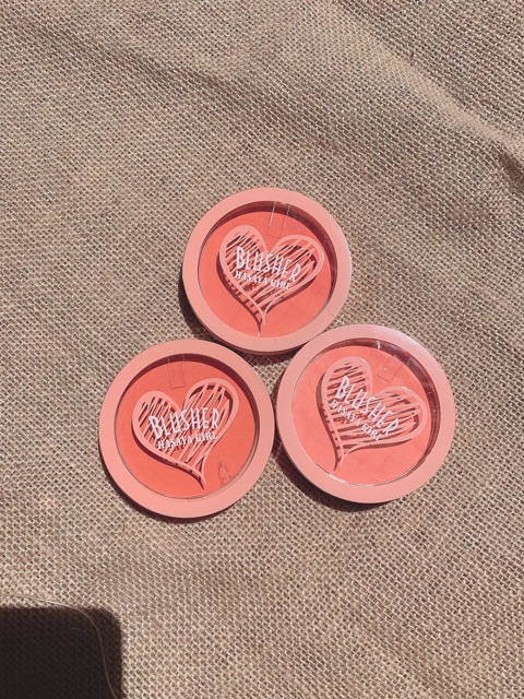 Phấn má hồng dạng nén in nổi 2 màu tone cam siêu đẹp | BigBuy360 - bigbuy360.vn