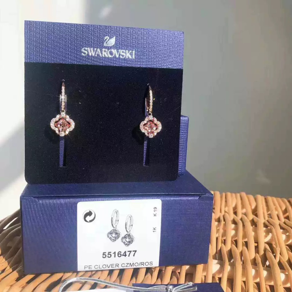 [Sản phẩm mới] Bông tai nữ đính đá Swarovski trái tim lấp lánh SPARKLING DC sang trọng và thông minh cho bạn gái