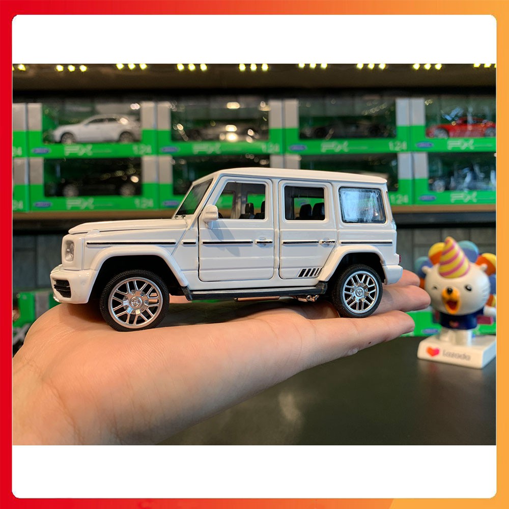 Mô hình xe Mercedes-Benz G63 tỉ lệ 1:32 màu trắng