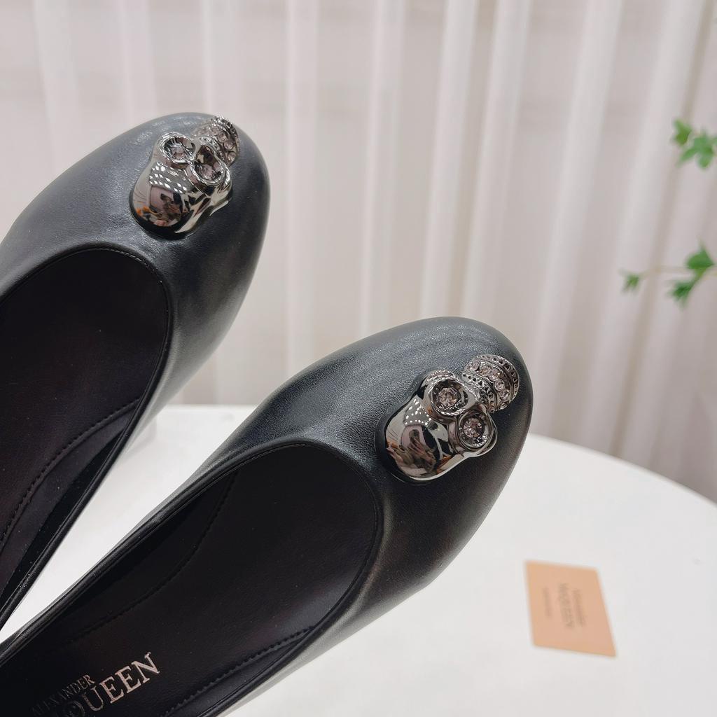 Giày bệt búp bê đầu lâu đen lót đen