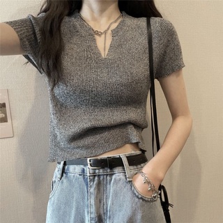 Áo thun cộc tay cổ V hot ulzzang 2021
