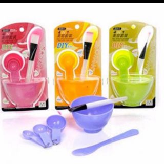 Bộ Đồ Đắp Mặt Nạ Trang Điểm