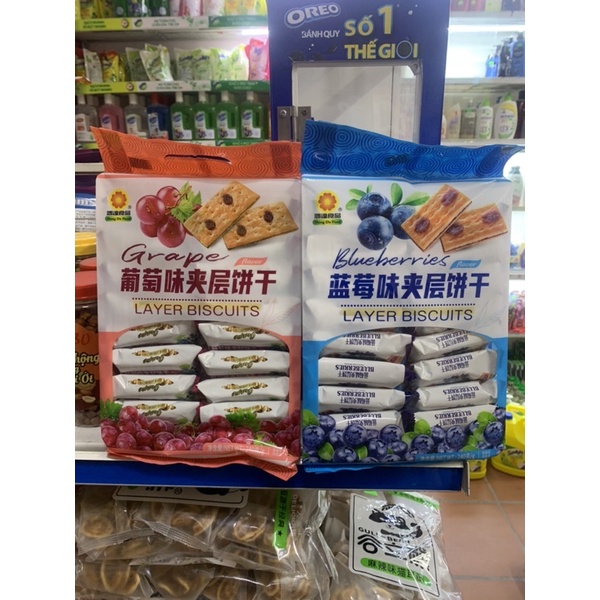 Bánh quy phủ mứt nho đỏ/ việt quất Layer Biscuit 240g