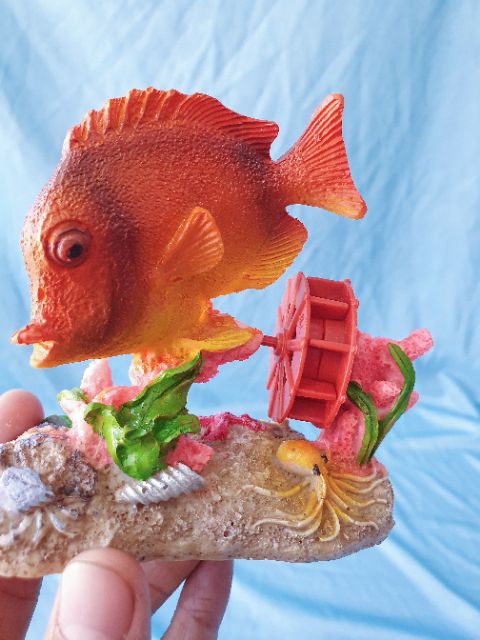 CẢNH TRANG TRÍ HỒ CÁ NON BỘ CÓ BÁNH QUAY 9x4x9cm