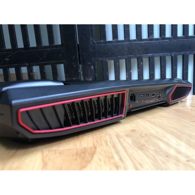 Laptop MSI GT73EVR 7RF Titan pro, i7 7700HQ, 16G, 512G, GTX 1080, 17.3in, giá rẻ | BigBuy360 - bigbuy360.vn