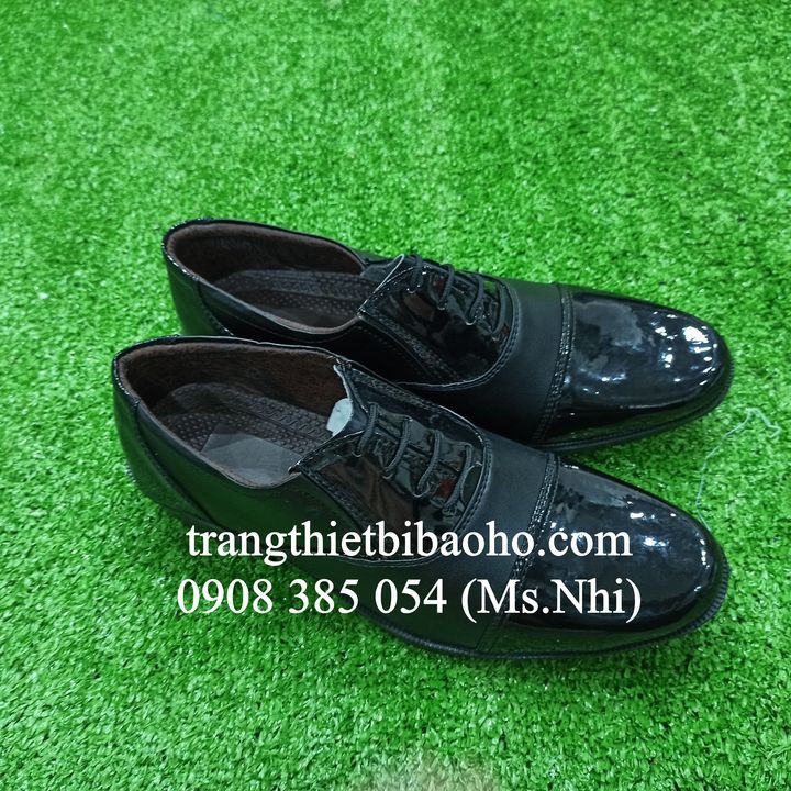 Giày bảo vệ màu đen mũi bóng chất liệu simili sic DA03- Hình thật
