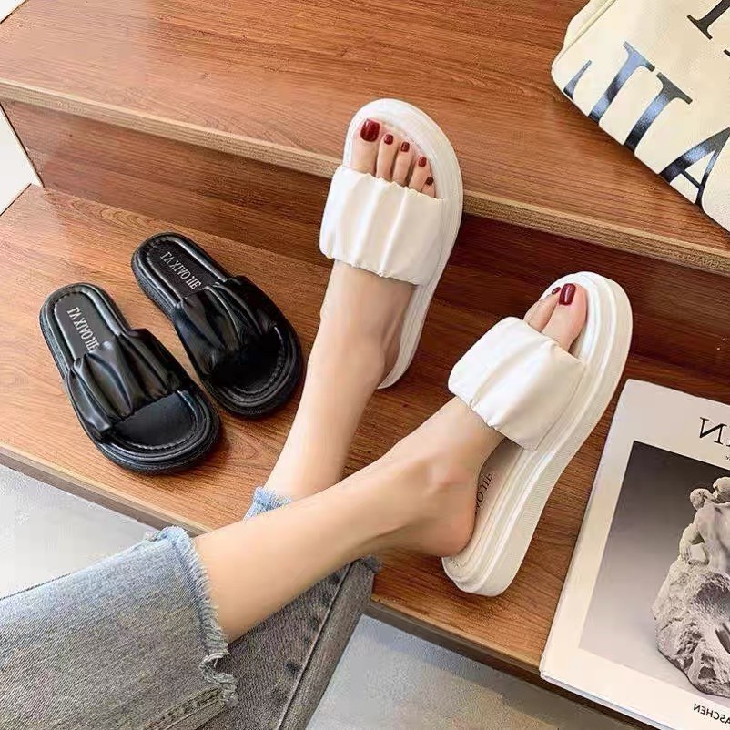 Dép quai ngang bèo đế độn 3cm siêu nhẹ cá tính, đi siêu êm phù hợp mọi lứa tuổi. Giày jery store