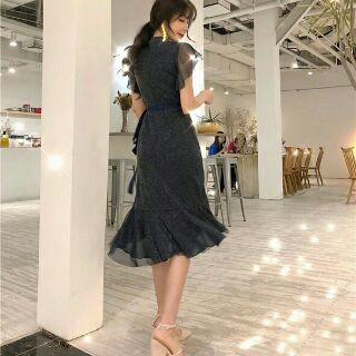 Đầm voan nhũ đuôi cá cánh sen