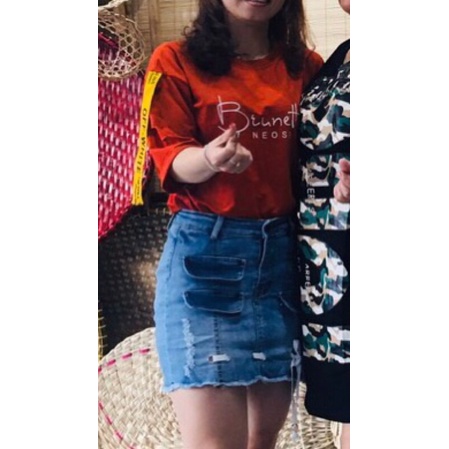 set áo phong và chân váy Jeans